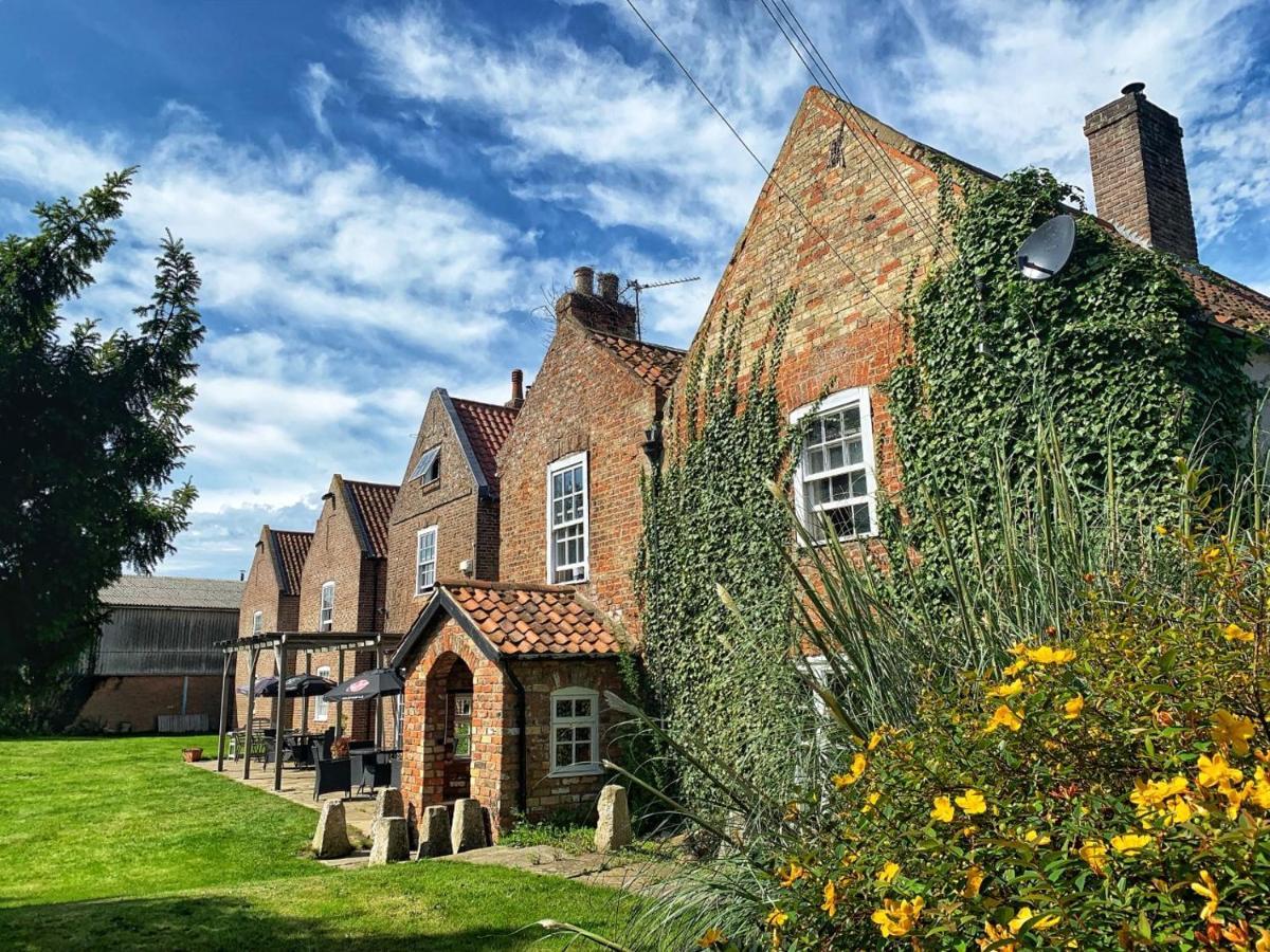 The Leagate Inn Coningsby Exteriör bild